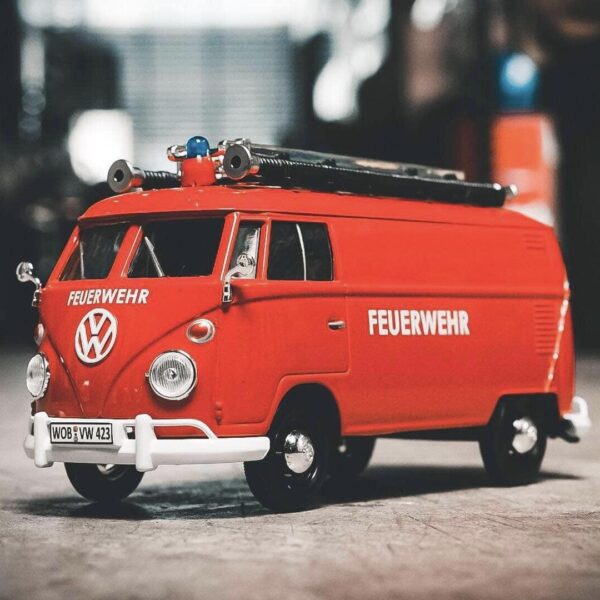 DIECAST MODEL CARS-M007