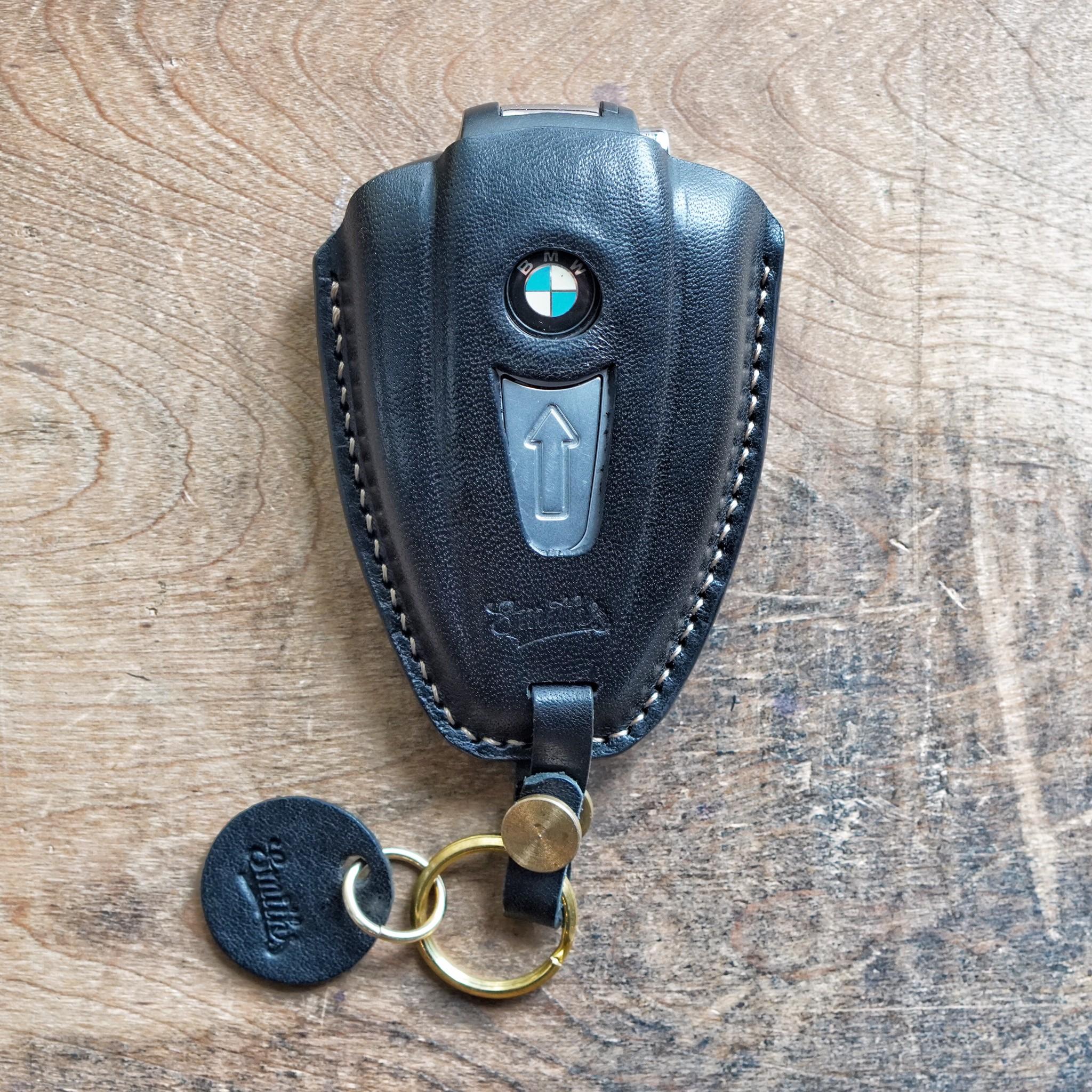 BMW R18 KEY LEATHER CASE BY SMITHS VINTAGE CLUB BLACK